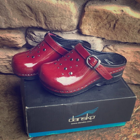 Dansko Other - DANSKO girls clogs, 29EU